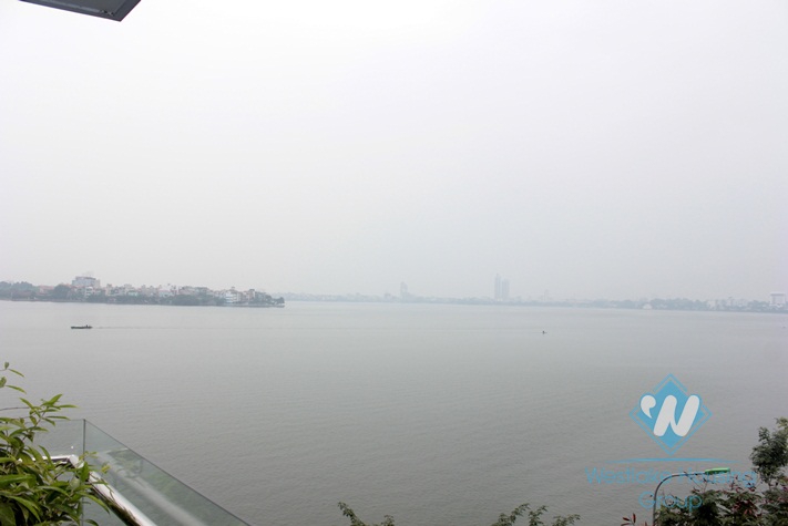 Nice lake view apartment for lease in Tay Ho district, Hanoi
